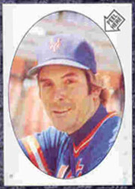 1983 Topps Baseball Stickers     011      Dave Kingman